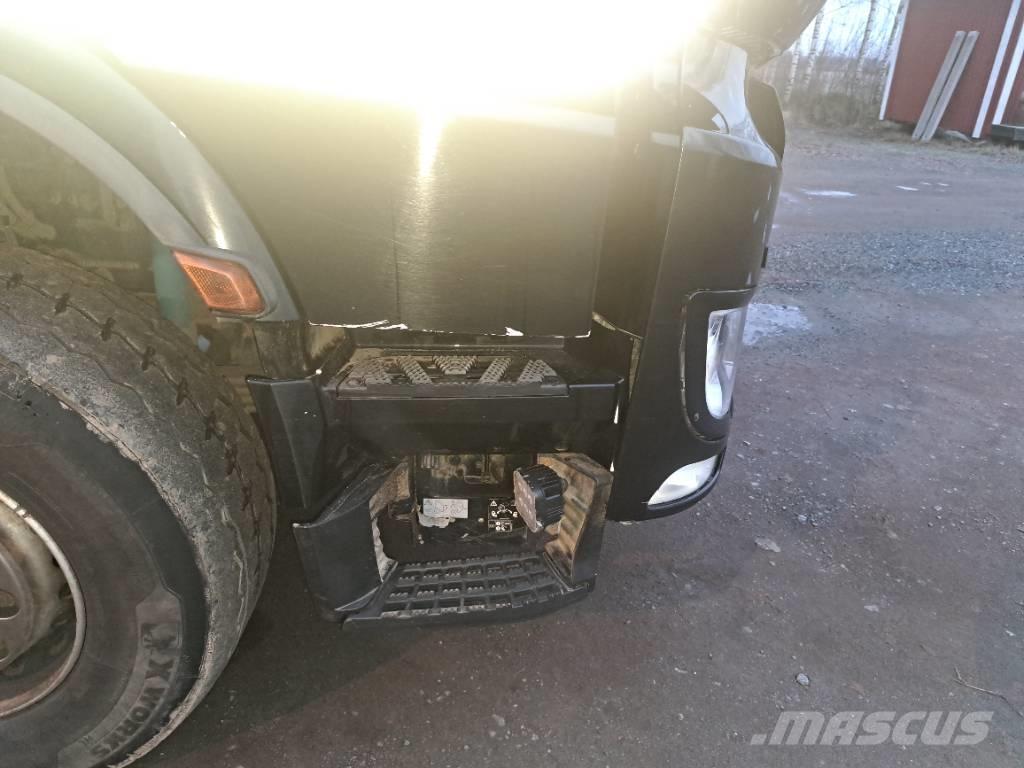 Sisu CM 13 M Kamioni za prevoz šumarskih mašina