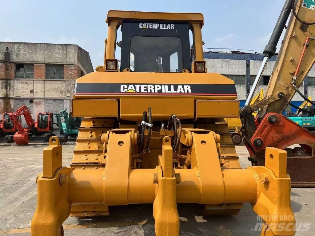 CAT D8R Buldožeri guseničari