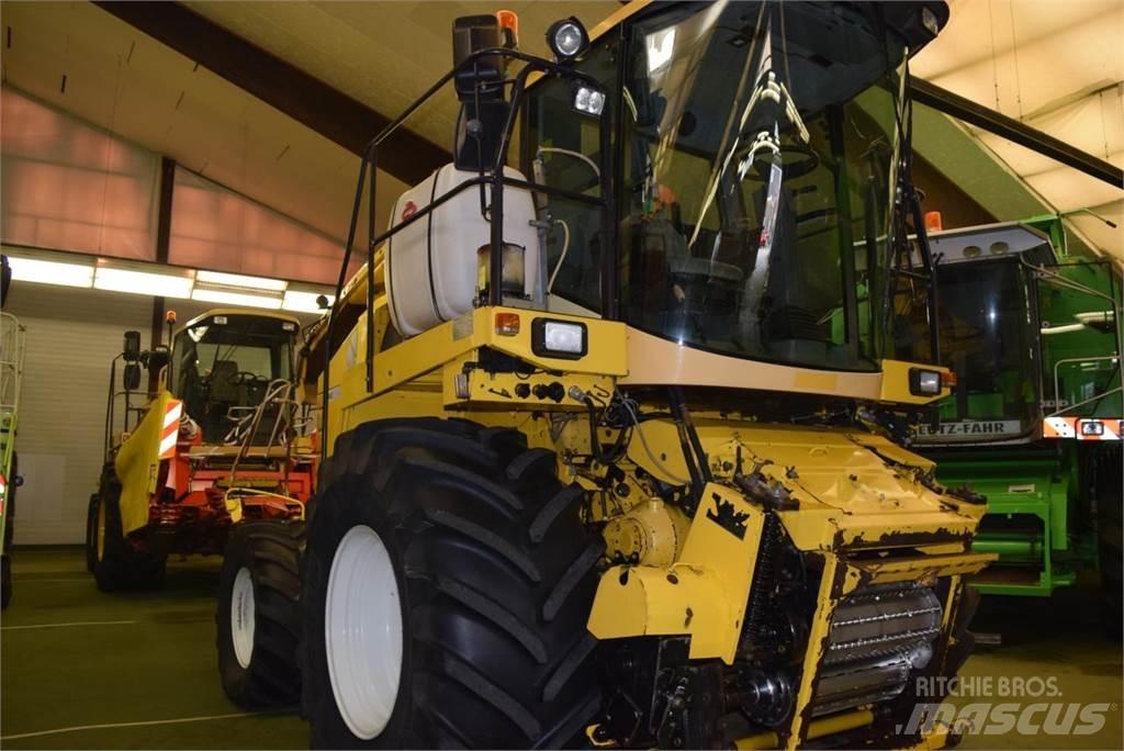 New Holland FX 40 Mašine za stočnu hranu sa sopstvenim pogonom