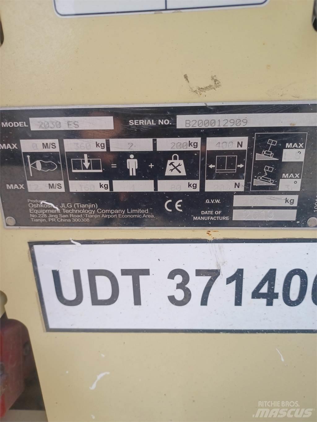 JLG 2030ES Makazaste platforme
