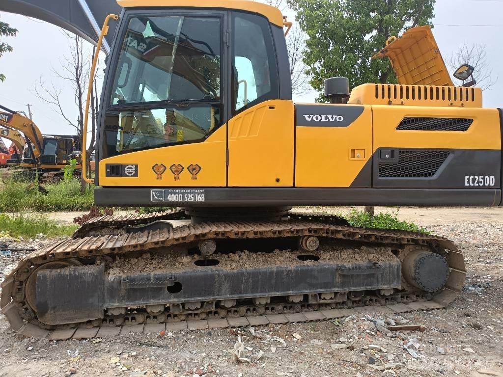 Volvo EC250D Bageri guseničari