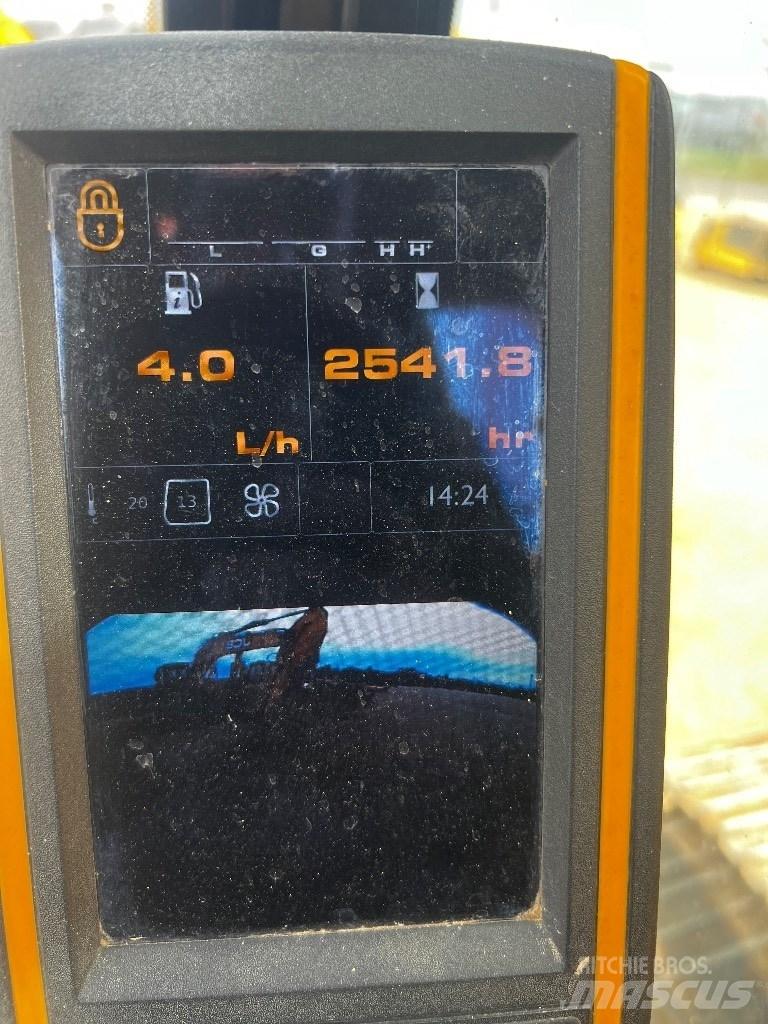 JCB JS 220 N LC Bageri guseničari