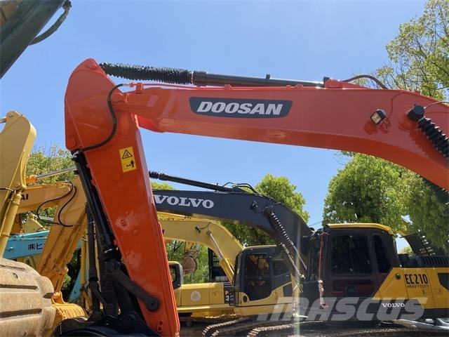 Doosan DX 225 LC Bageri guseničari