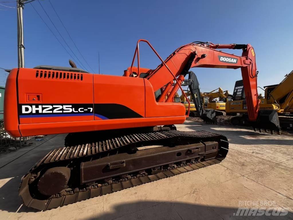 Doosan DH 225 LC-7 Bageri guseničari