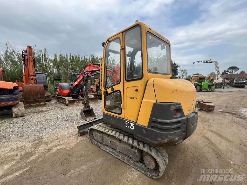 Volvo EC 25 Mini bageri < 7t