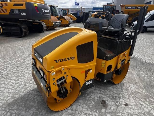 Volvo DD25B Valjci sa duplim bubnjem