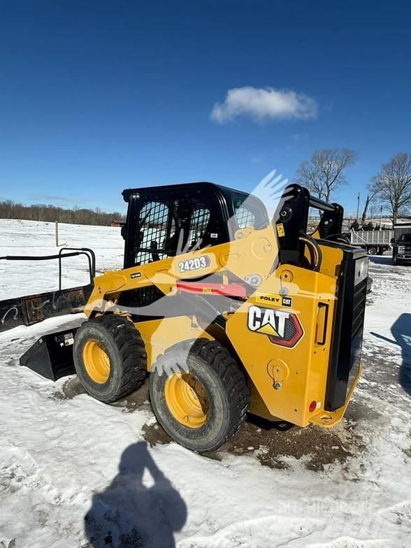 CAT 242D3 Skid steer mini utovarivači