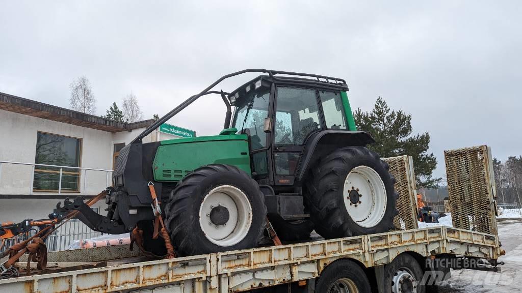Valtra Loader Poljoprivredni teleskopski utovarivači