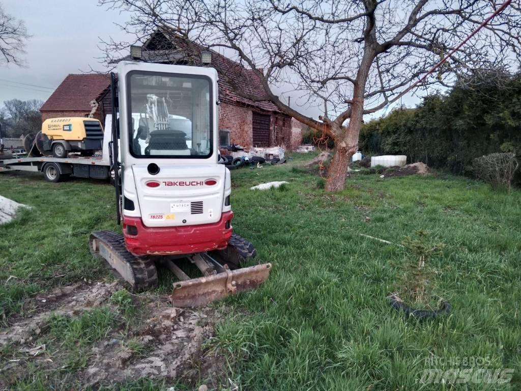 Takeuchi TB 225 Mini bageri < 7t