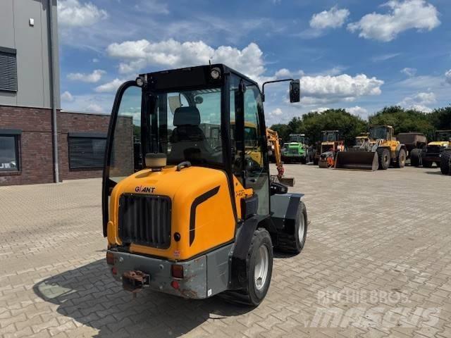 GiANT V 452 X-Tra Utovarivači na točkove