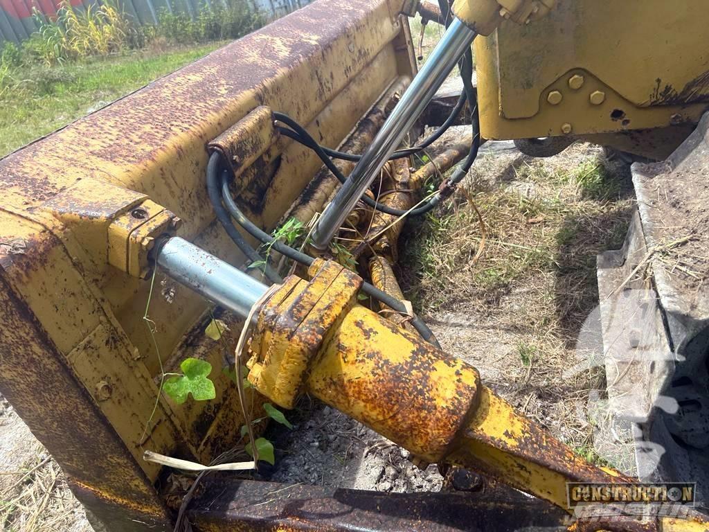 CAT D 6 C Buldožeri guseničari