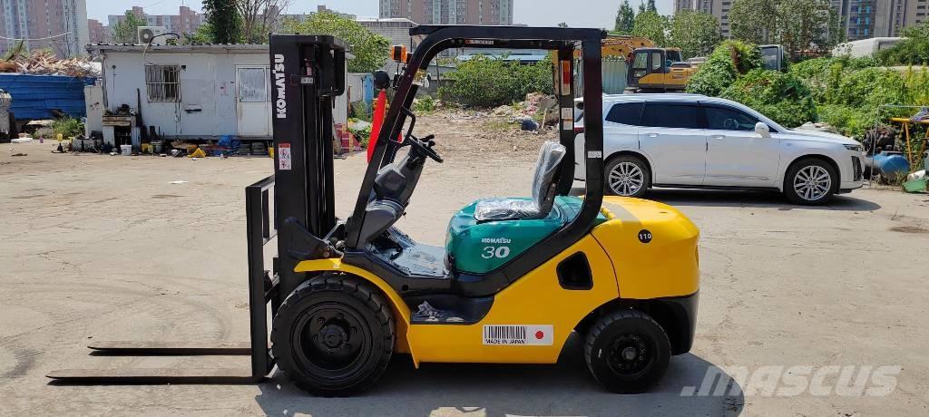 Komatsu 3 Dizelski viljuškari