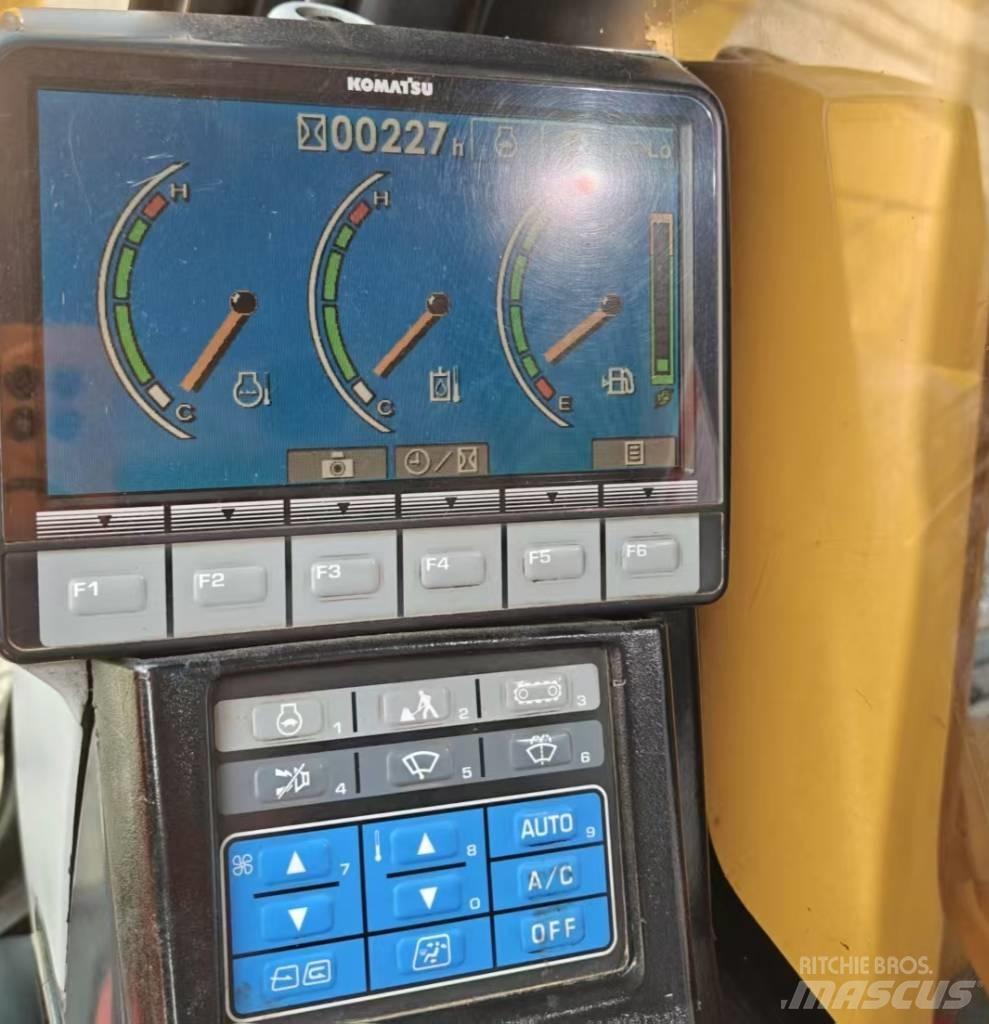 Komatsu 210LC-8 Bageri guseničari