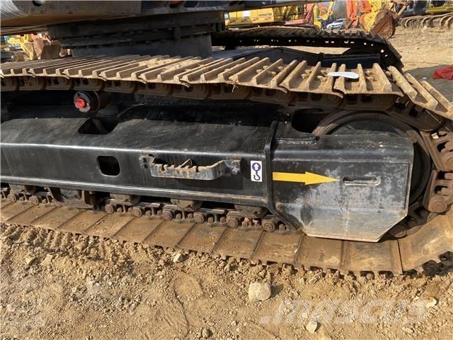 Hitachi ZX210 Bageri guseničari