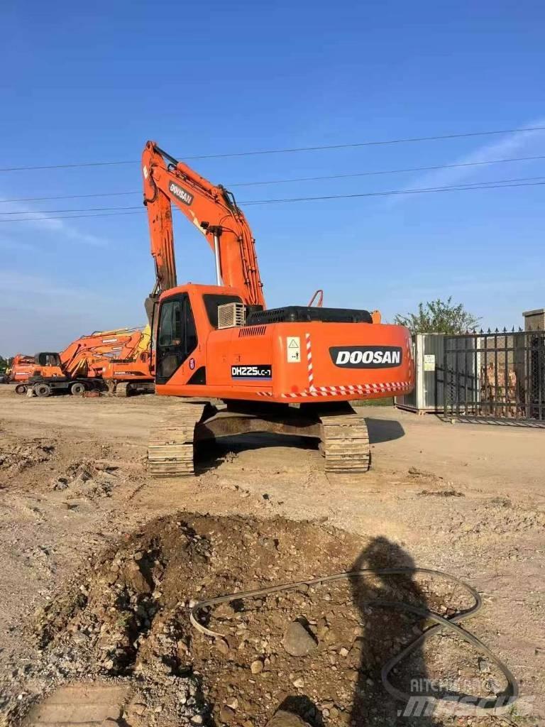 Doosan DH 225 LC-9 Bageri guseničari