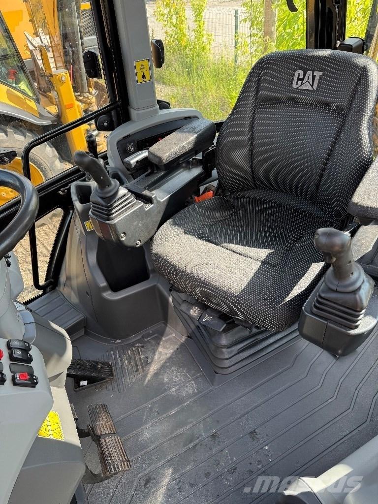 CAT 444 Rovokopači