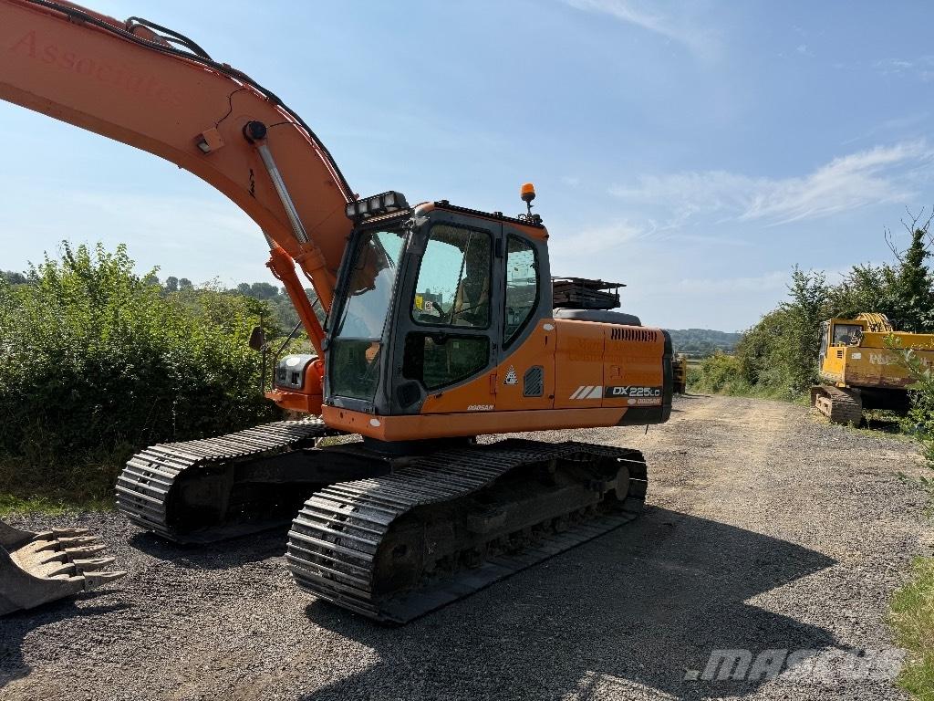 Doosan DX 225 LC Bageri guseničari