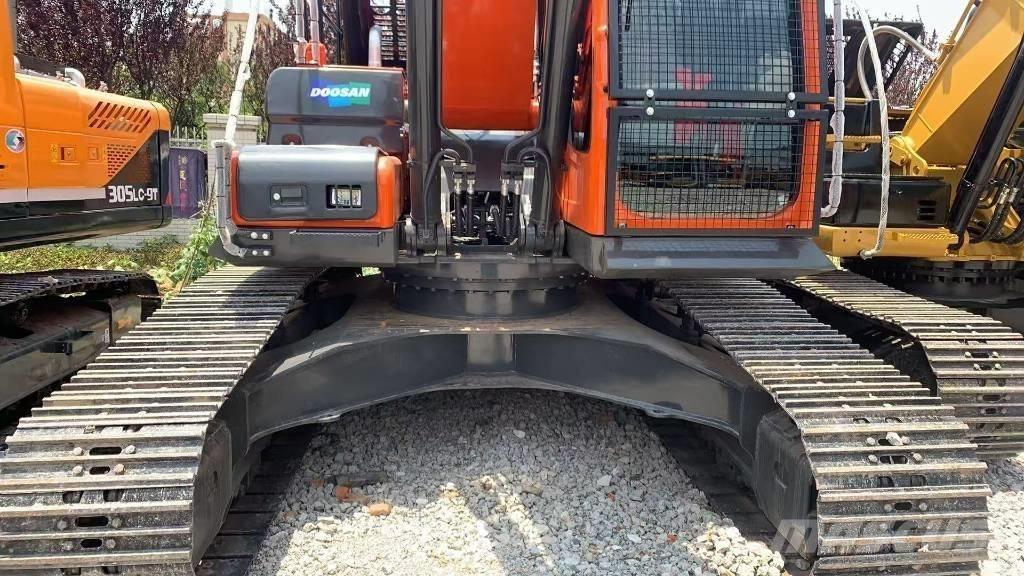 Doosan dx300lc-9 Bageri guseničari