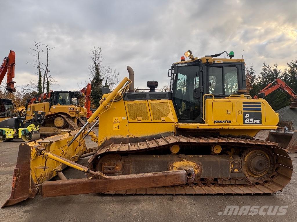 Komatsu D65PX-18 Buldožeri guseničari