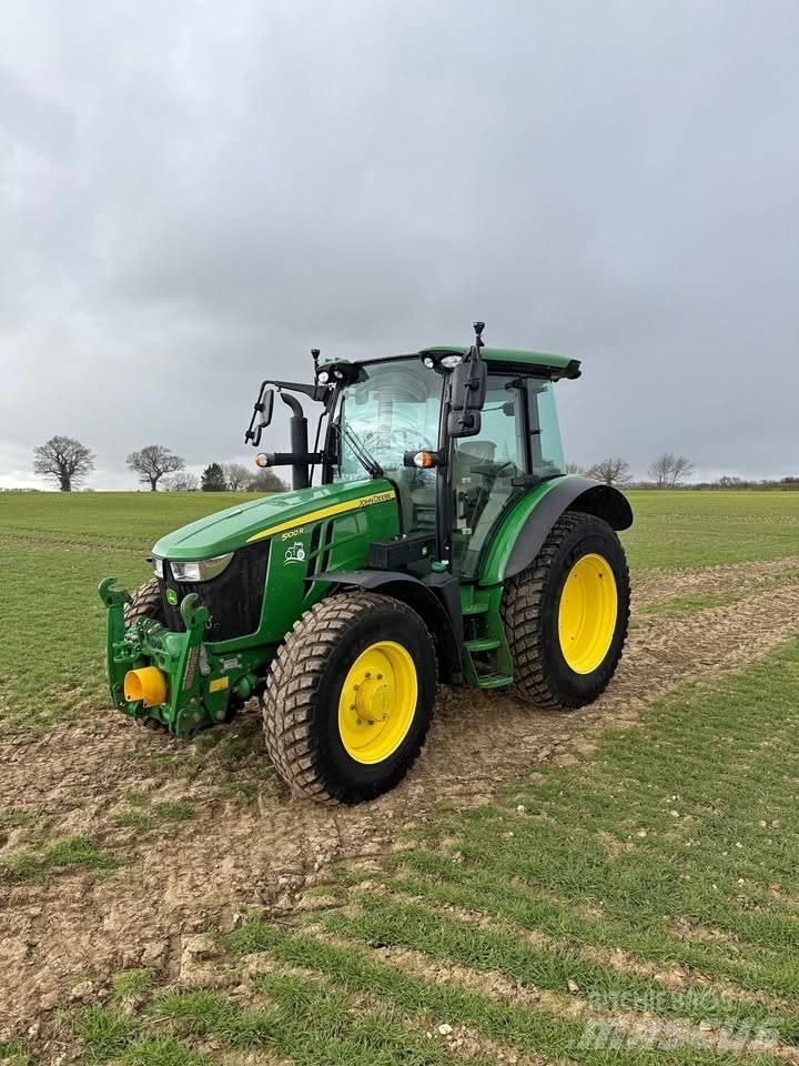 John Deere 5100 R Traktori