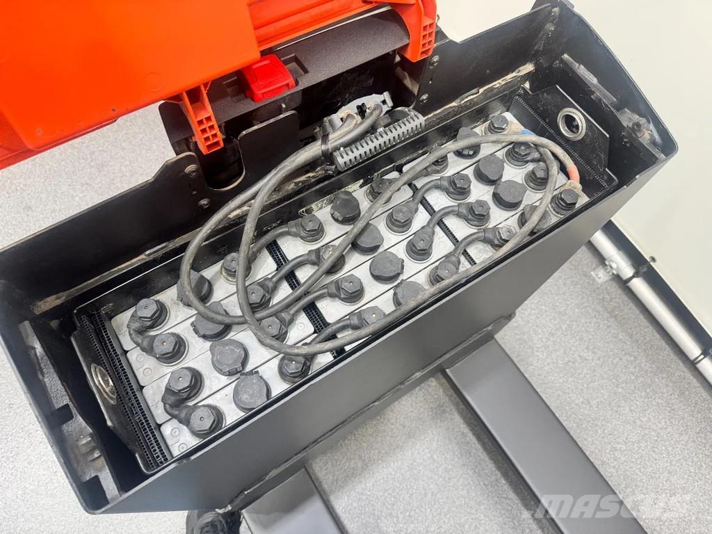 BT LWE 160 Nisko podizni električni viljuškar