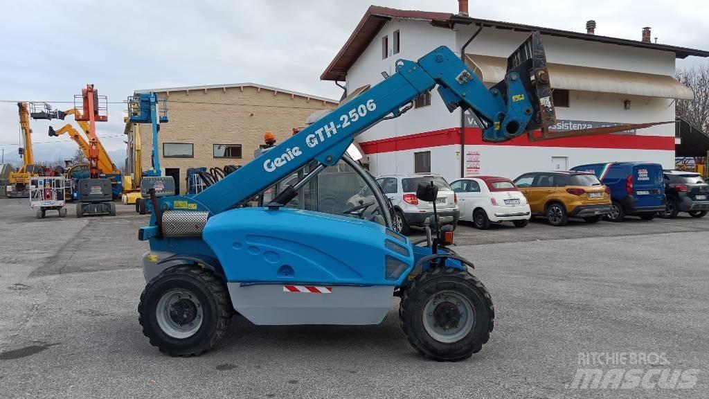 Terex Genie 2506 Teleskopski viljuškari