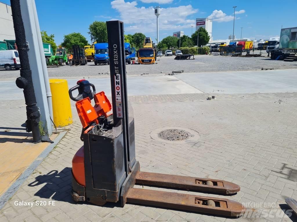 Toyota SWE080L Ručni električni viljuškar