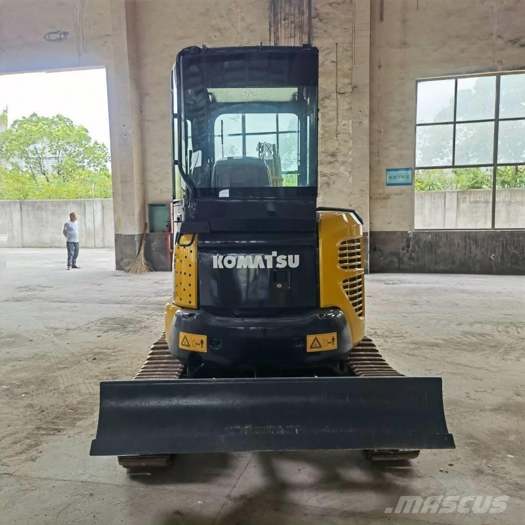 Komatsu PC30 Bageri guseničari