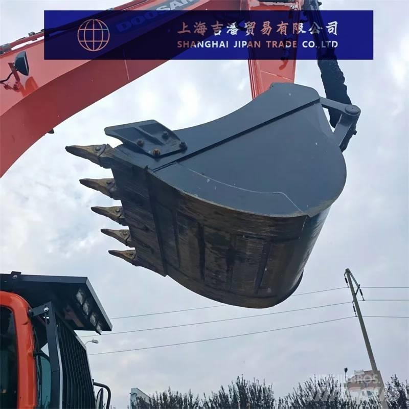 Doosan DX 225 Bageri guseničari