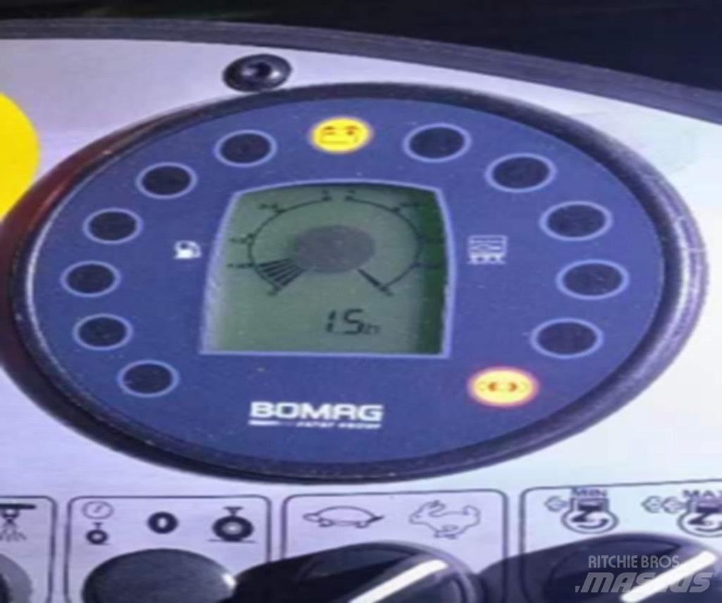Bomag BW 161 AD-4 Valjci sa duplim bubnjem