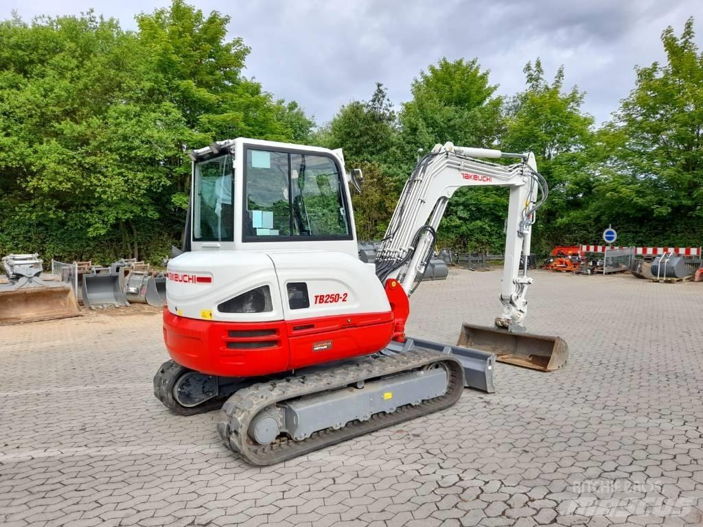 Takeuchi TB 250-2 Mini bageri < 7t