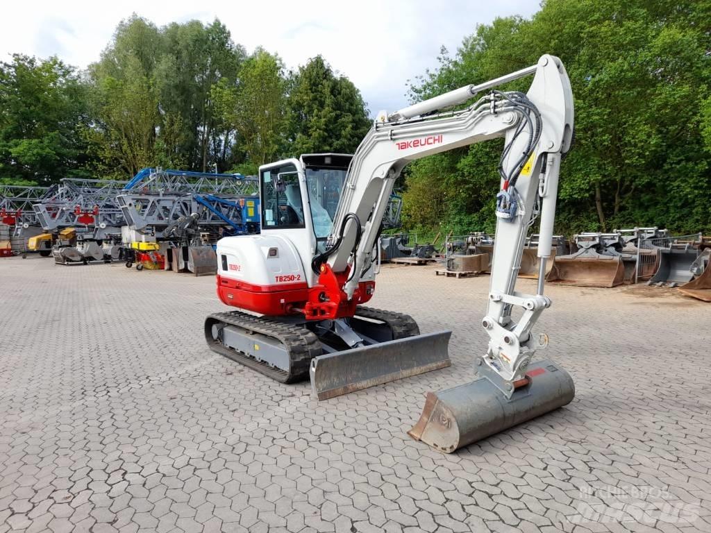 Takeuchi TB 250-2 Mini bageri < 7t