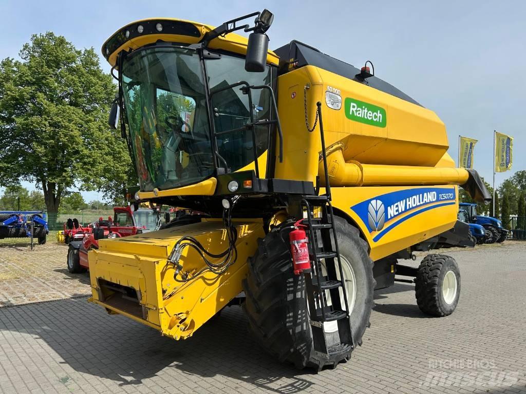 New Holland TC 5070 Kombajni