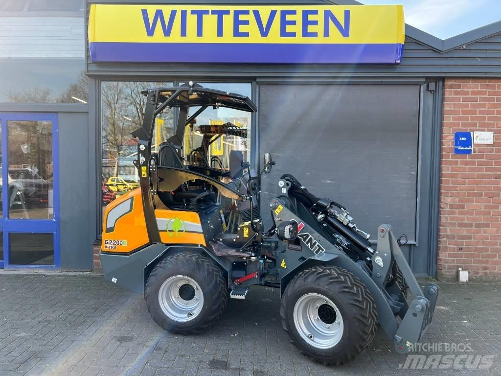 GiANT G2200E X-tra Višenamenski utovarivači