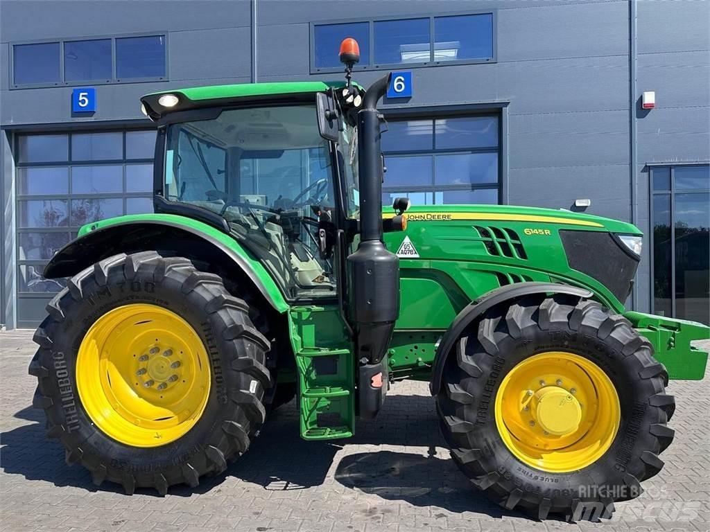 John Deere 6145R Traktori