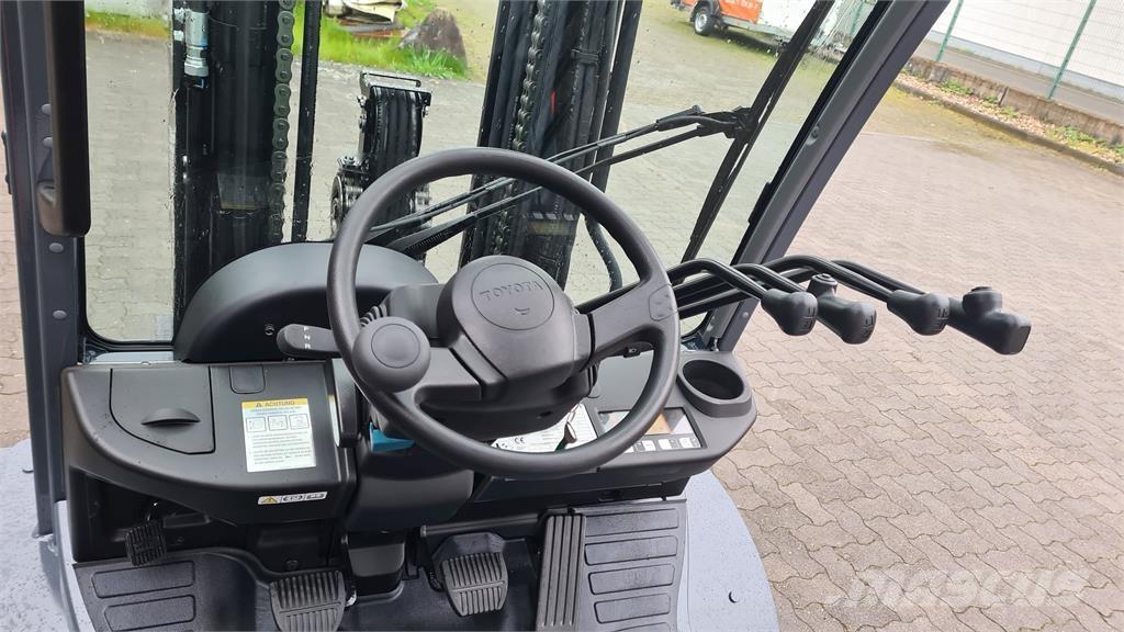 Toyota 02-8FGJF35 Plinski viljuškari