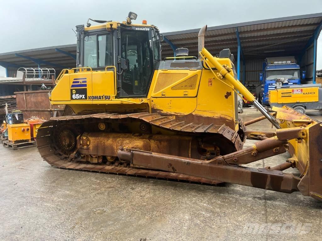 Komatsu 65 PX-17 Buldožeri guseničari