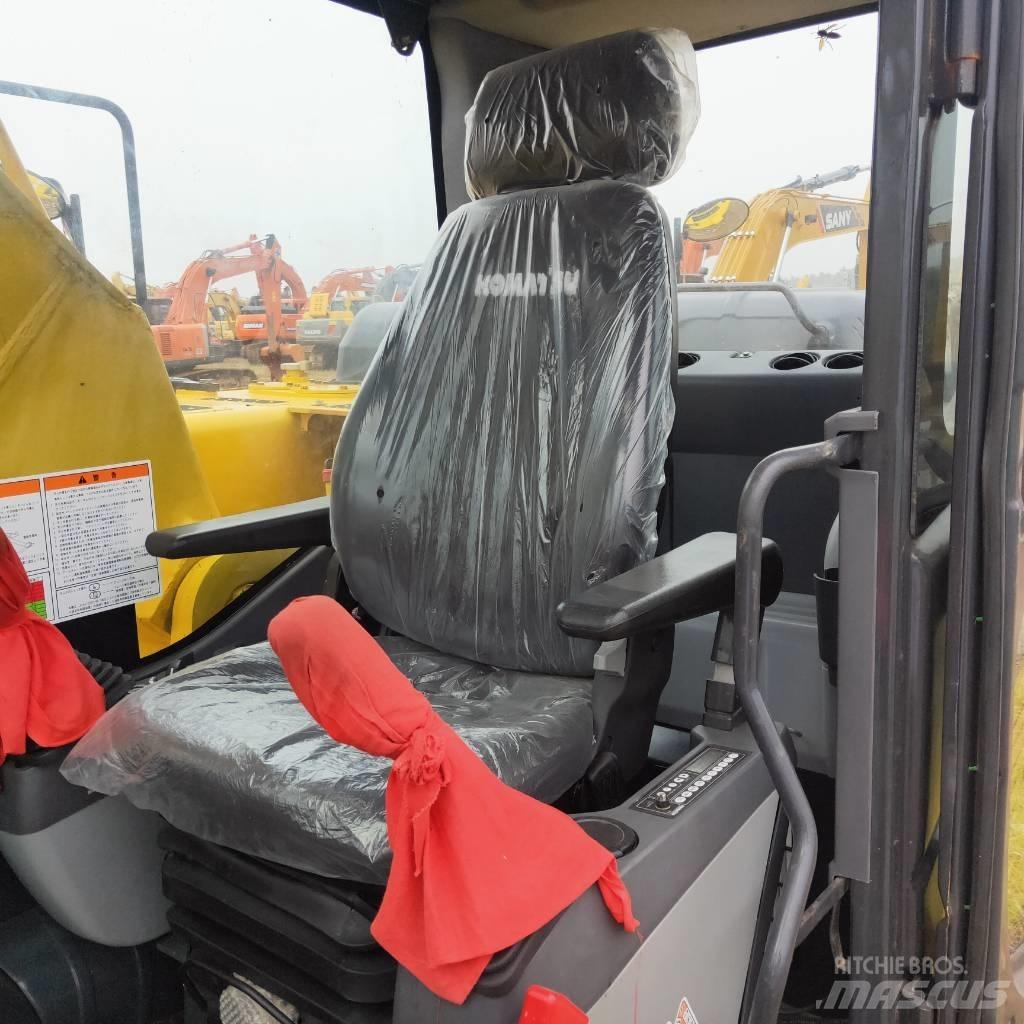 Komatsu PC200-8 Bageri guseničari