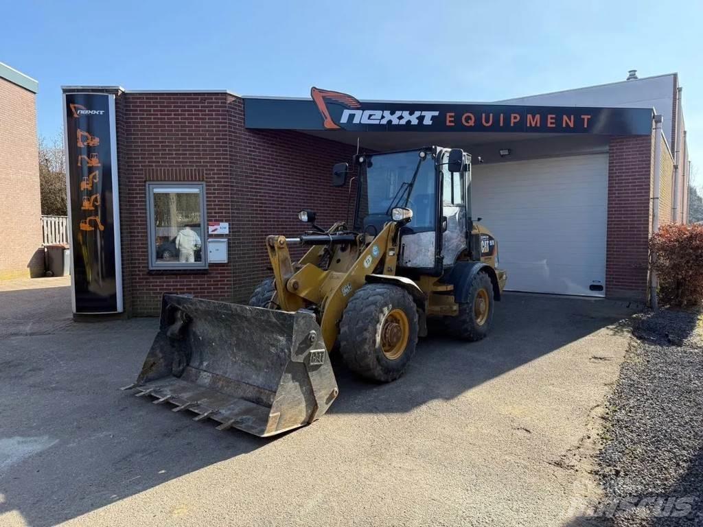 CAT 907M Utovarivači na točkove