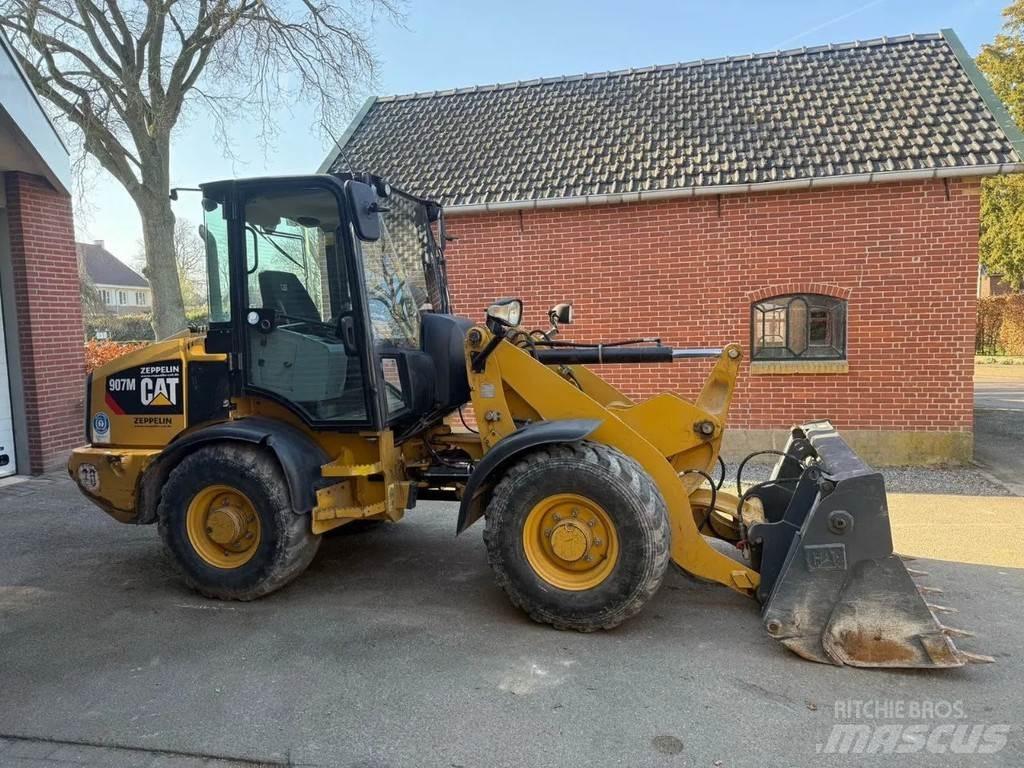 CAT 907M Utovarivači na točkove