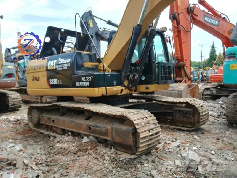 CAT 323 D L Bageri guseničari