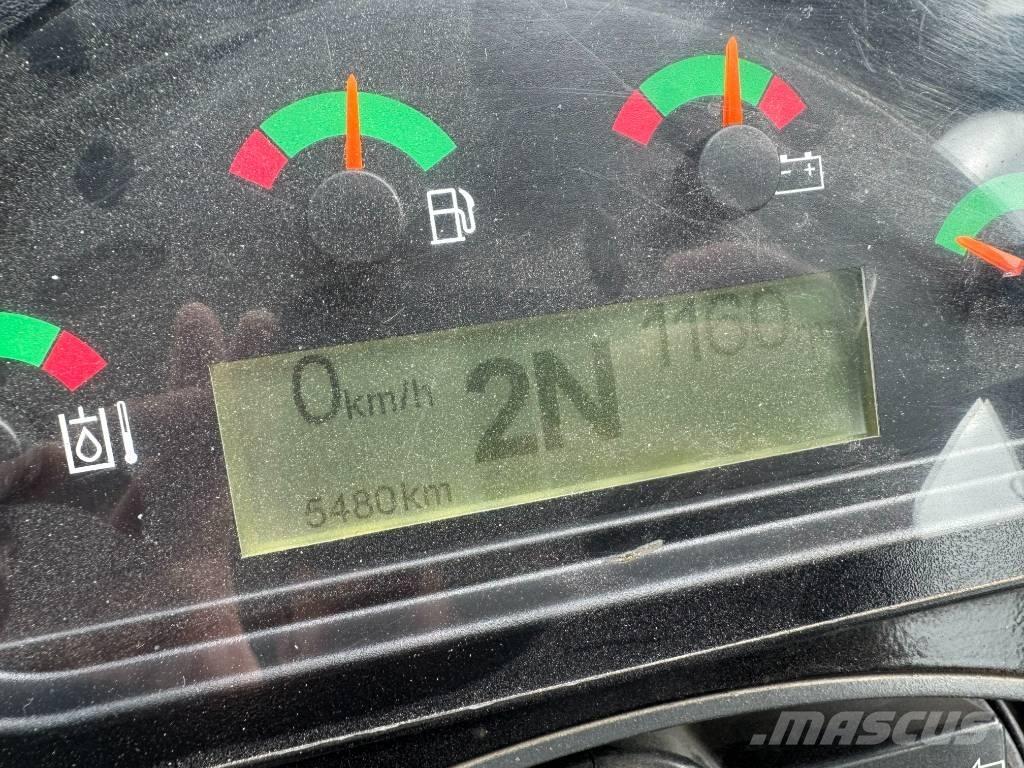 CAT 906M Utovarivači na točkove