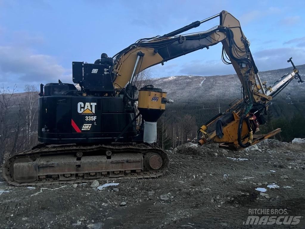 CAT 335 F L CR Terenske bušilice