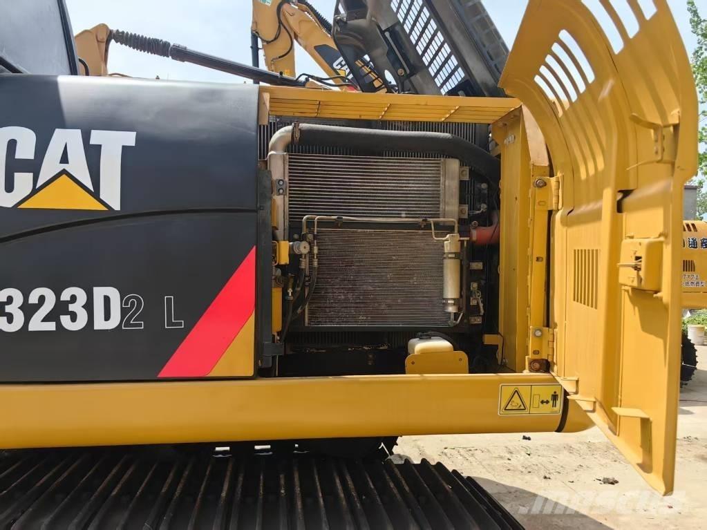 CAT 323 D Bageri guseničari