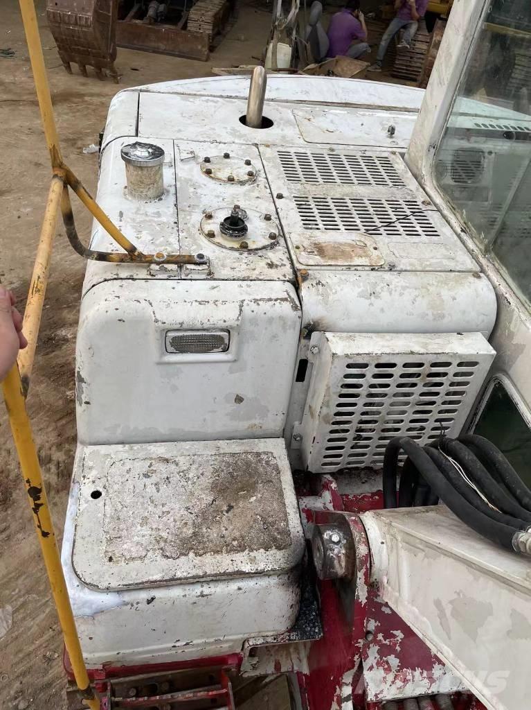 Takeuchi TB175C Bageri guseničari