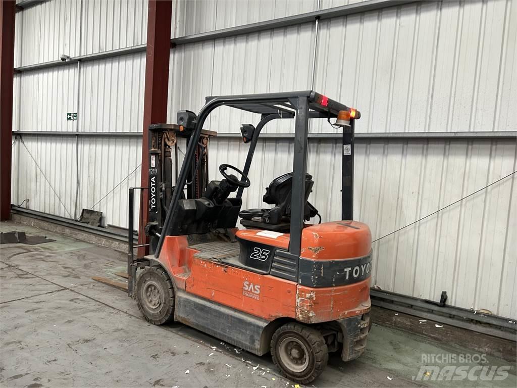 Toyota 7FBMF25 Električni viljuškari