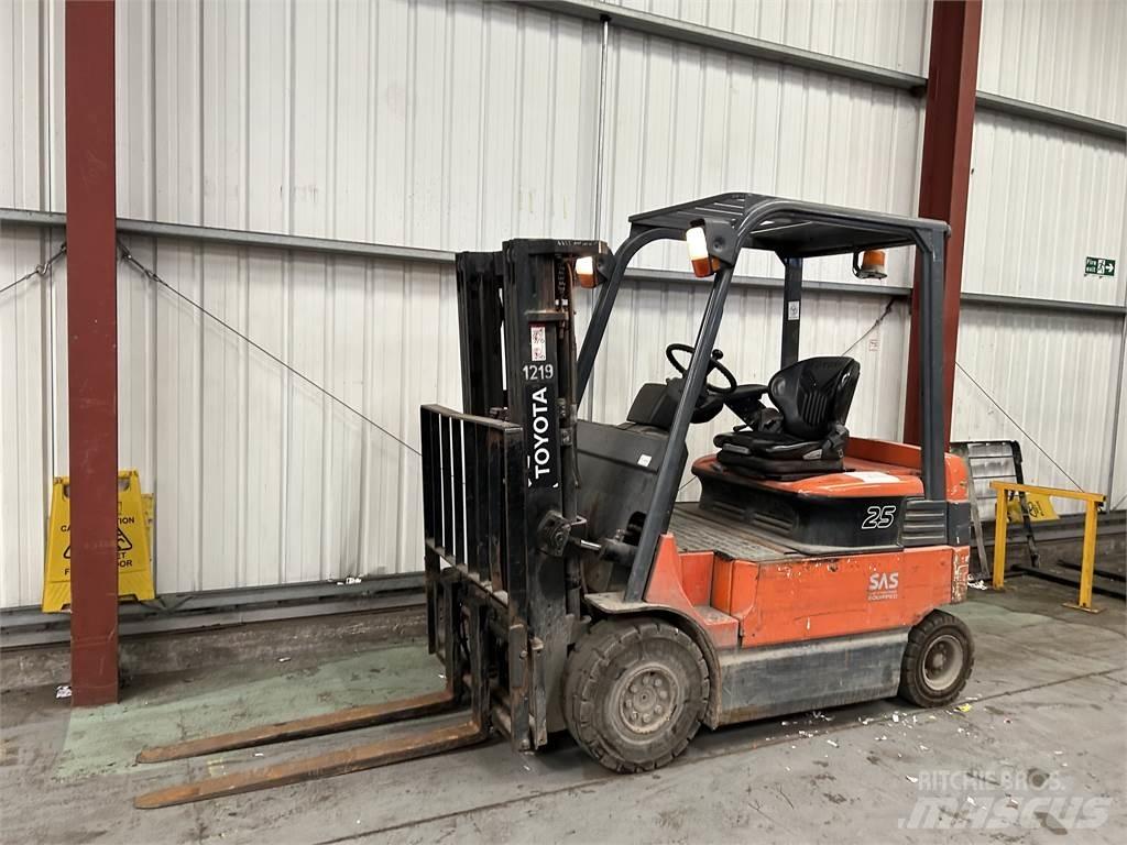 Toyota 7FBMF25 Električni viljuškari
