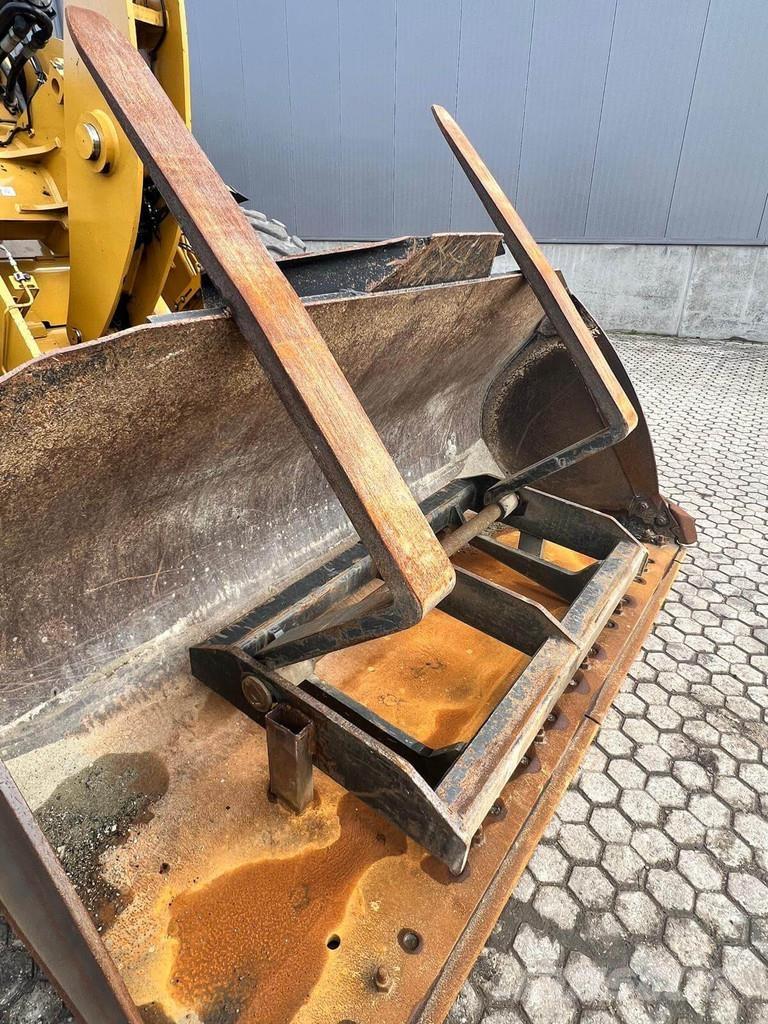 CAT 926M Utovarivači na točkove