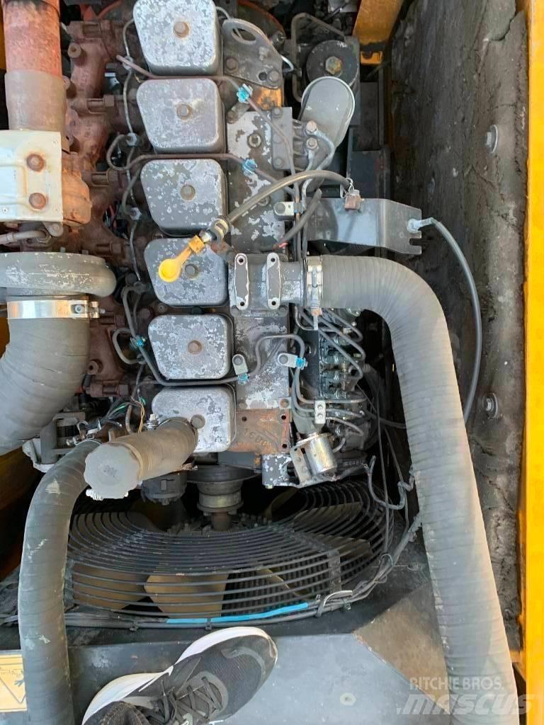 Hyundai R210W-9 Bageri guseničari