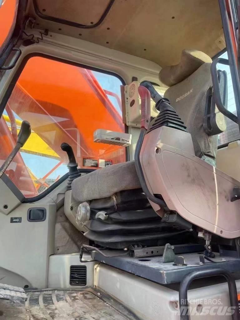 Doosan DH300 Bageri guseničari